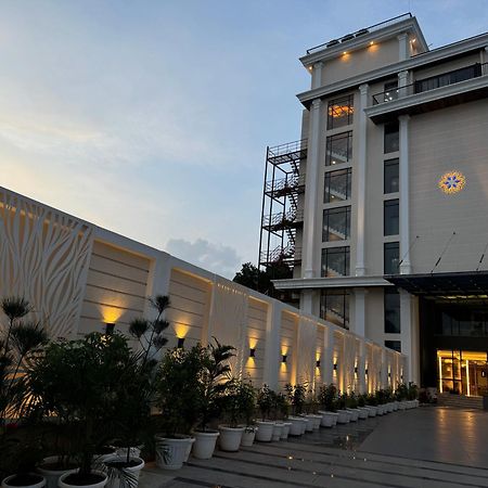 The Mudra Hotel Varanasi Exteriör bild