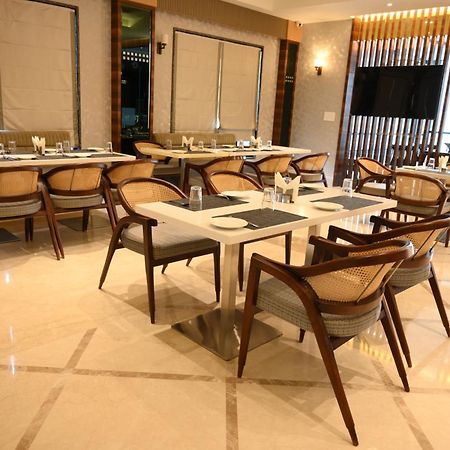 The Mudra Hotel Varanasi Exteriör bild