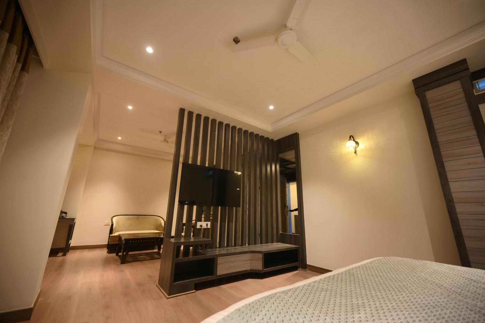 The Mudra Hotel Varanasi Exteriör bild
