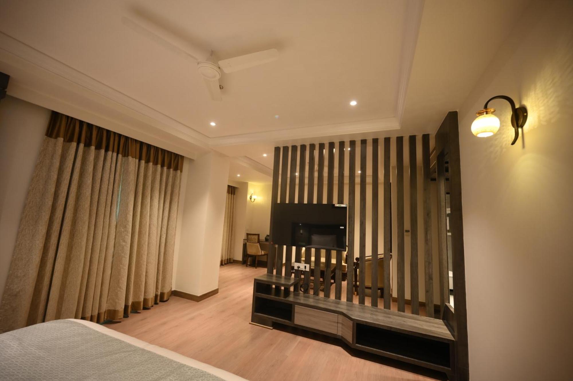 The Mudra Hotel Varanasi Exteriör bild