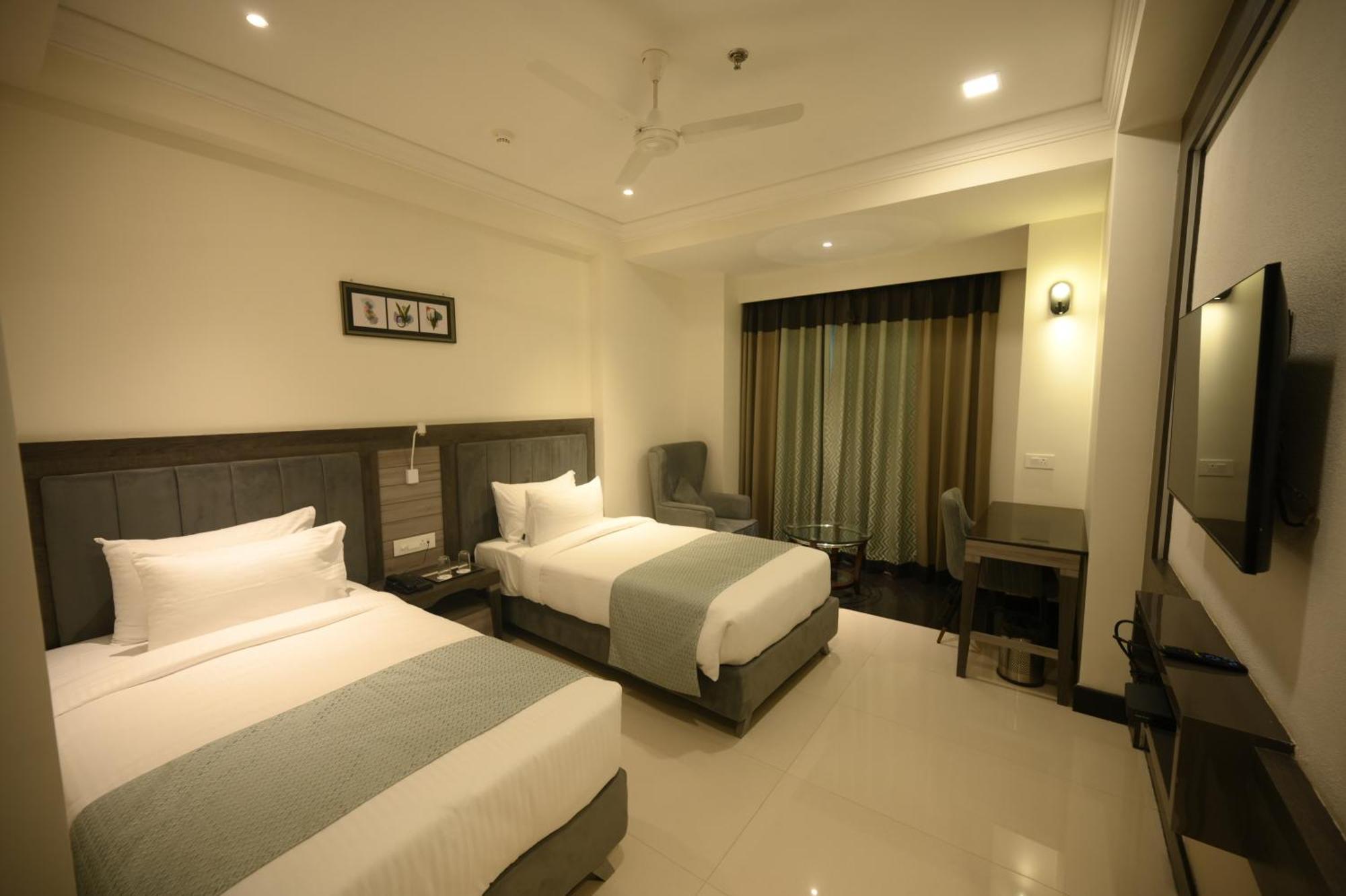 The Mudra Hotel Varanasi Exteriör bild
