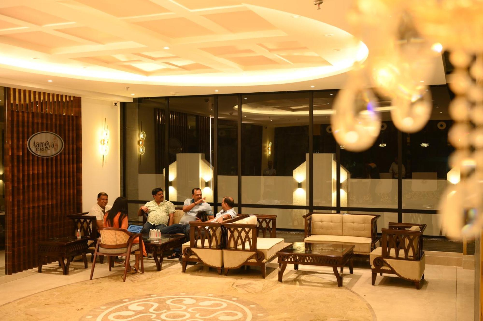 The Mudra Hotel Varanasi Exteriör bild